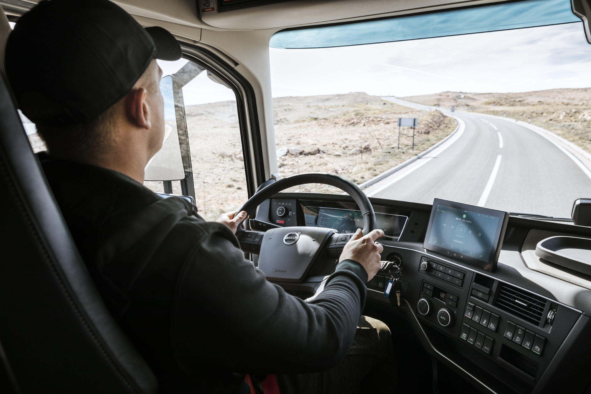Noile autocamioane Volvo sprijină activitatea șoferilor