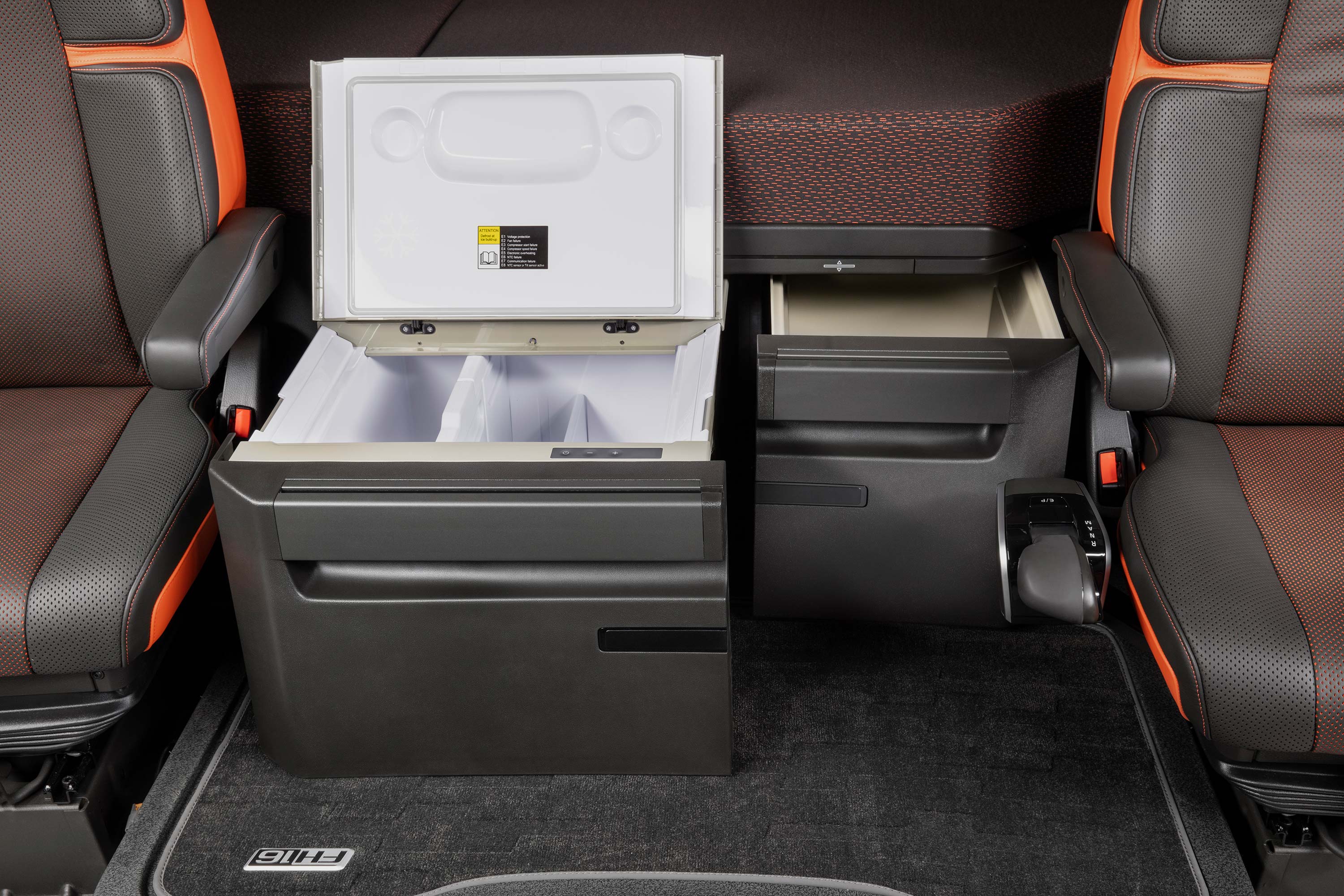 Dacă este necesar, Volvo FH16 poate fi echipat cu două frigidere.